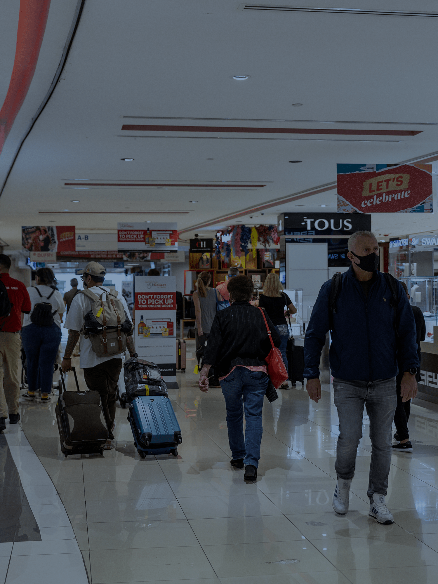Tips on traveling during the chaotic high season